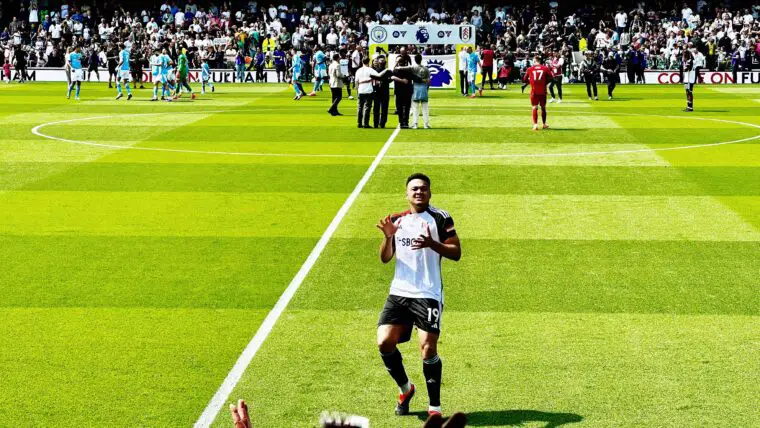 Rodrigo Muniz clapping fans at Craven Cottage.